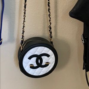 Cute black & white crossbody purse